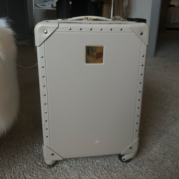 Vince Camuto Bags Vince Camuto Hardside Spinner Luggage Carry On